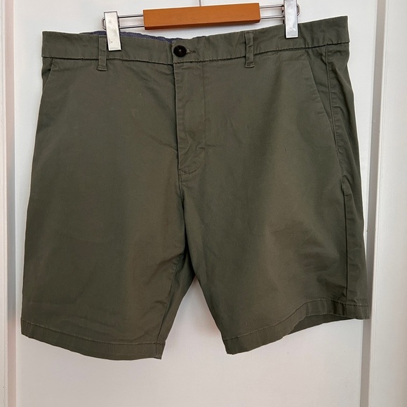 Men’s Scott Ellis Army Green Cotton Bermuda Shorts Size 36R - Picture 9 of 9